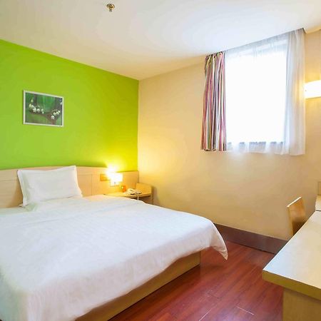 7Days Inn West Liaoyang Road Carrefour Циндао Экстерьер фото