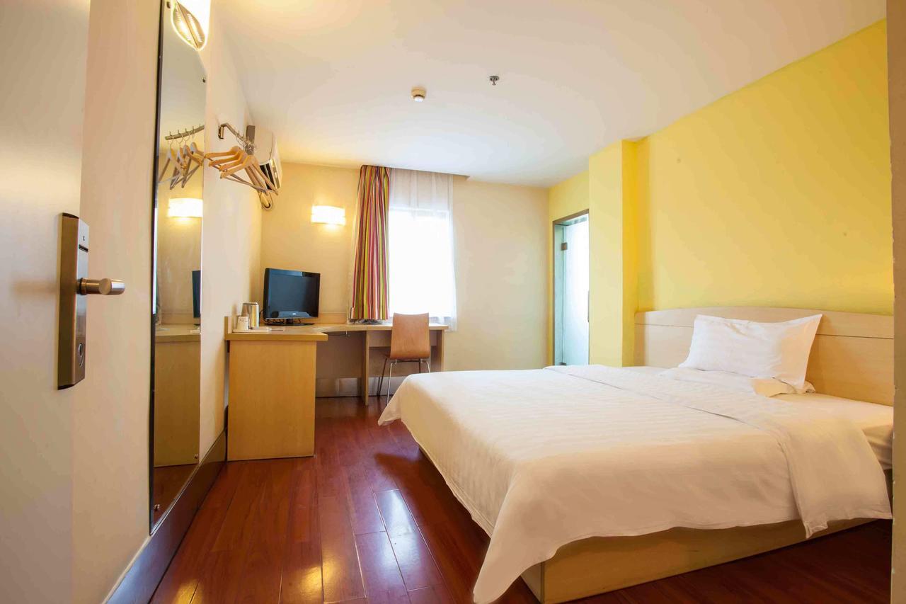 7Days Inn West Liaoyang Road Carrefour Циндао Экстерьер фото