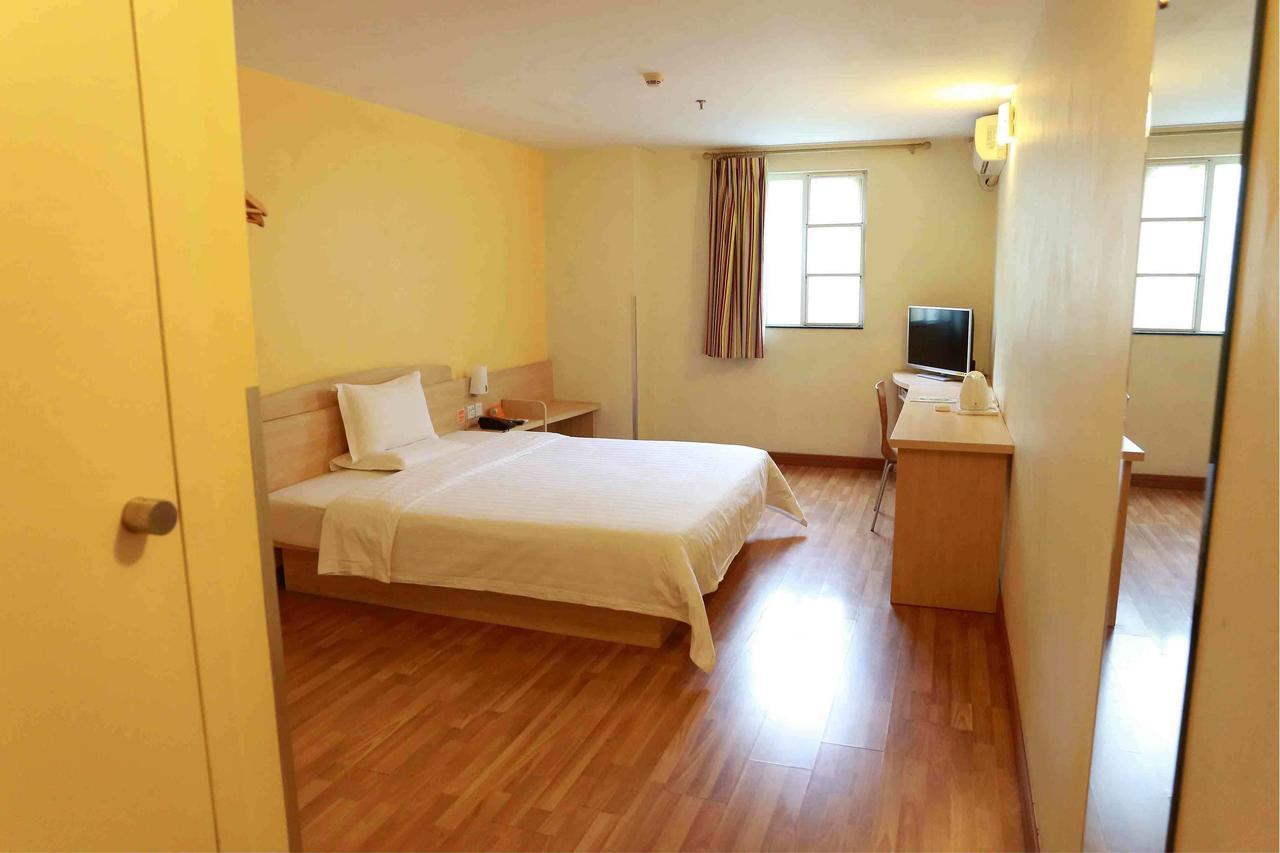 7Days Inn West Liaoyang Road Carrefour Циндао Экстерьер фото