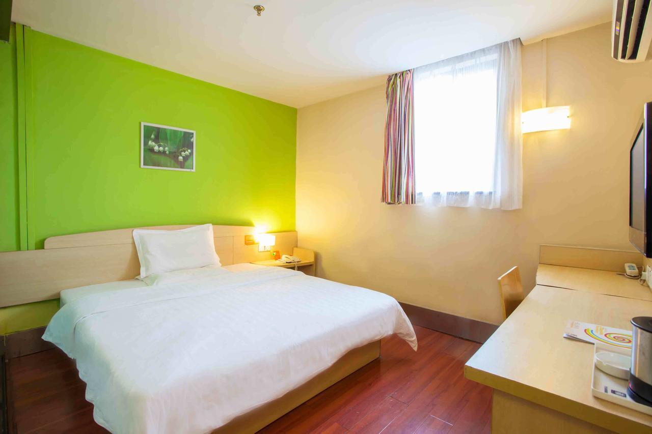 7Days Inn West Liaoyang Road Carrefour Циндао Экстерьер фото