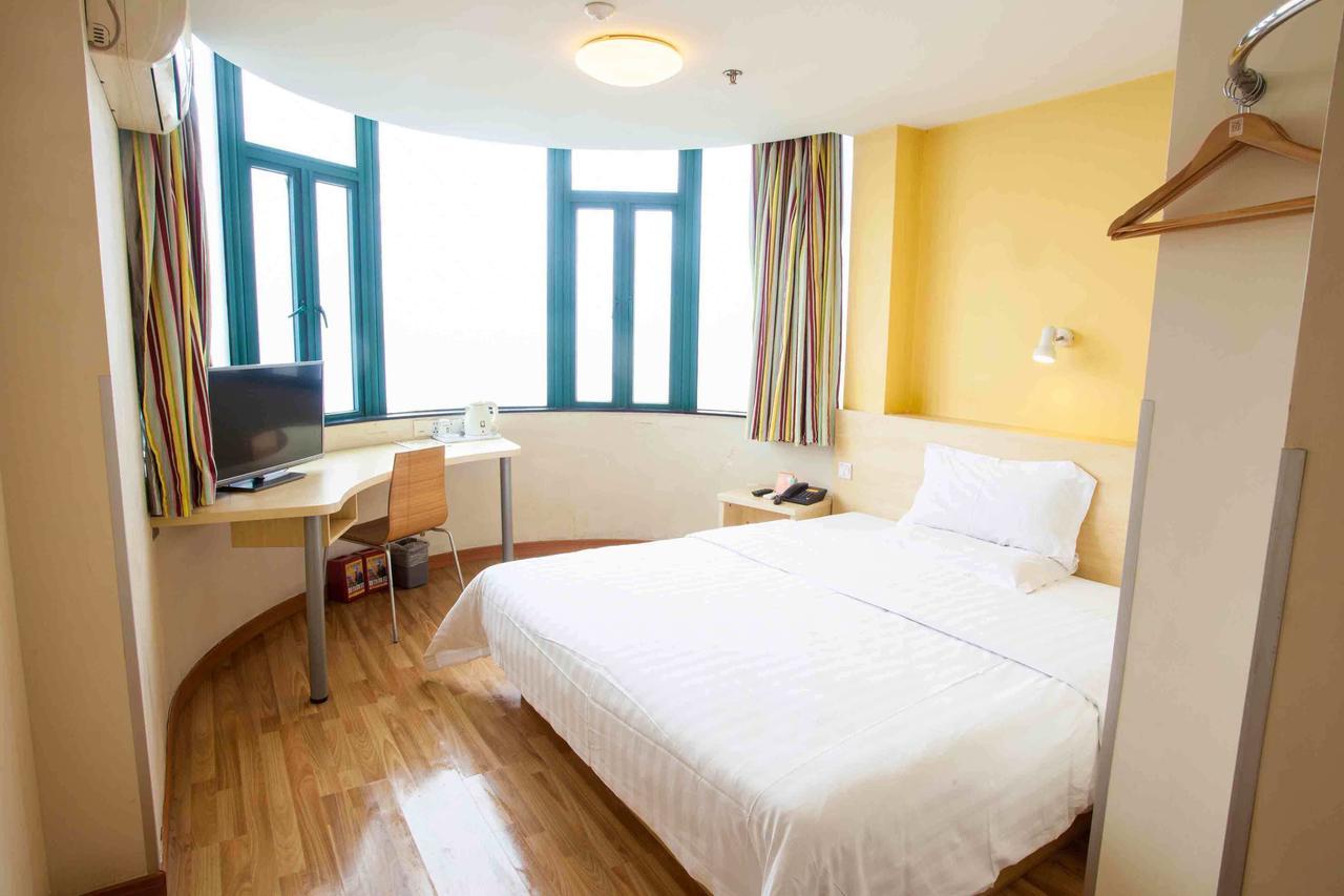 7Days Inn West Liaoyang Road Carrefour Циндао Экстерьер фото