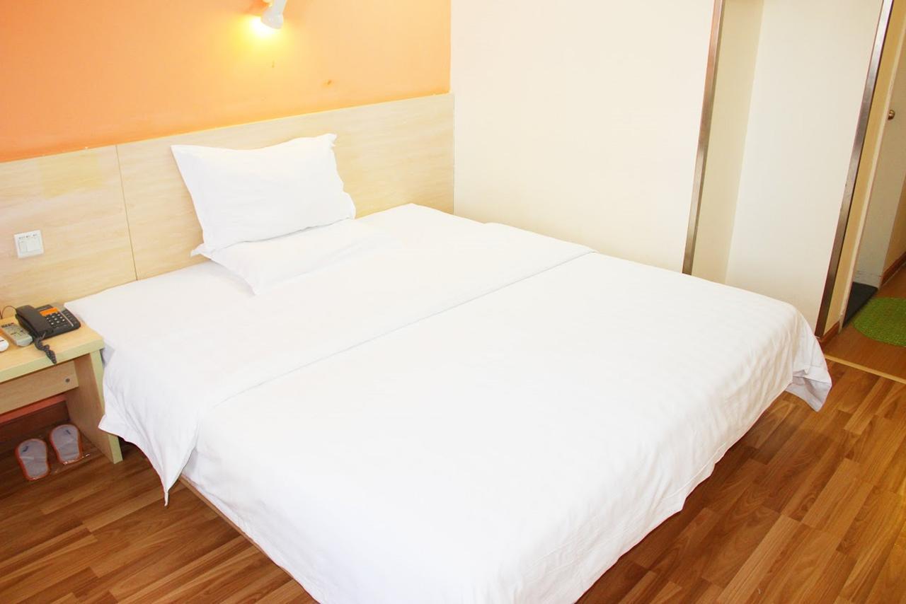 7Days Inn West Liaoyang Road Carrefour Циндао Экстерьер фото