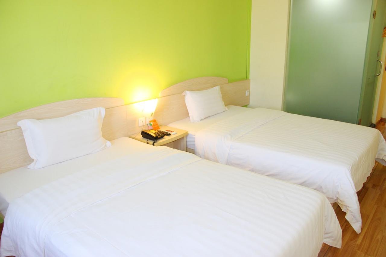 7Days Inn West Liaoyang Road Carrefour Циндао Экстерьер фото